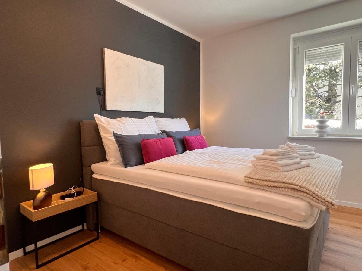 Ferienwohnung Imzaro: Erdgeschoss, 2 Schlafzimmer Plus Schlafsofa, Eigener Eingang, Grosse Terrasse Mit Garten! Spittal an der Drau Bagian luar foto