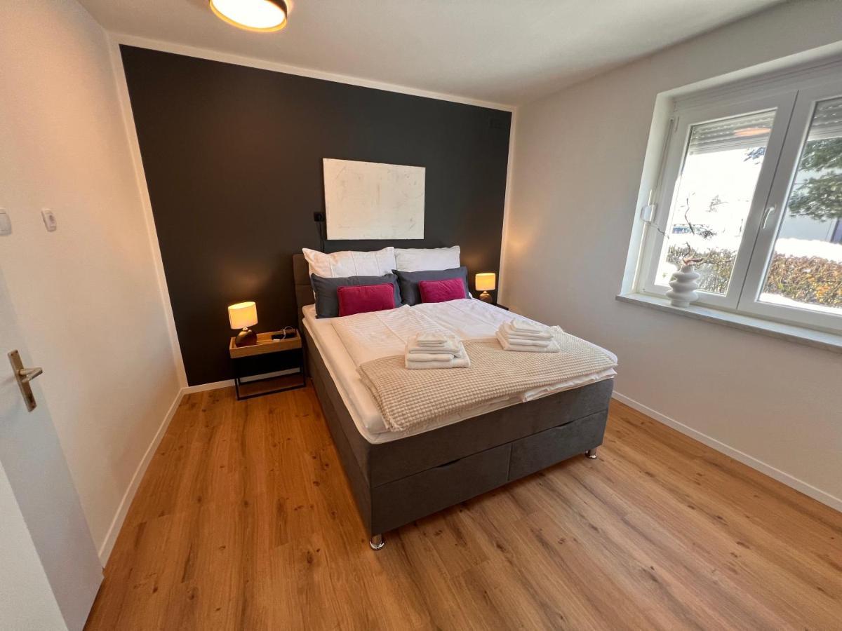 Ferienwohnung Imzaro: Erdgeschoss, 2 Schlafzimmer Plus Schlafsofa, Eigener Eingang, Grosse Terrasse Mit Garten! Spittal an der Drau Bagian luar foto