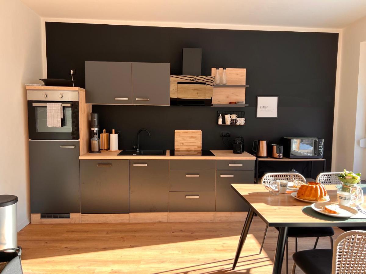 Ferienwohnung Imzaro: Erdgeschoss, 2 Schlafzimmer Plus Schlafsofa, Eigener Eingang, Grosse Terrasse Mit Garten! Spittal an der Drau Bagian luar foto
