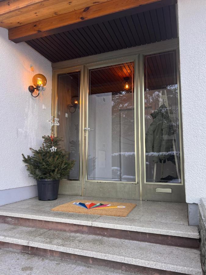 Ferienwohnung Imzaro: Erdgeschoss, 2 Schlafzimmer Plus Schlafsofa, Eigener Eingang, Grosse Terrasse Mit Garten! Spittal an der Drau Bagian luar foto
