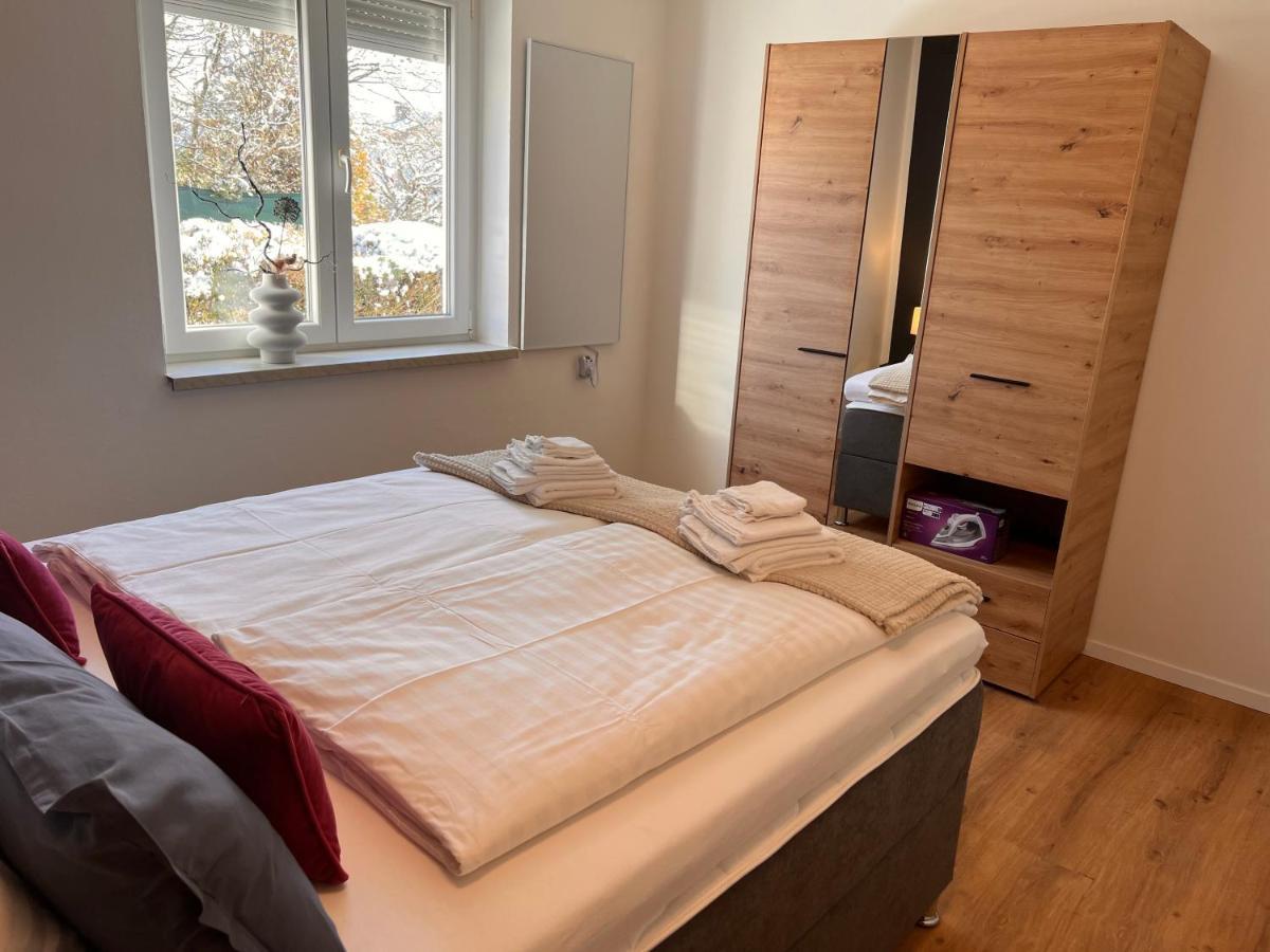 Ferienwohnung Imzaro: Erdgeschoss, 2 Schlafzimmer Plus Schlafsofa, Eigener Eingang, Grosse Terrasse Mit Garten! Spittal an der Drau Bagian luar foto
